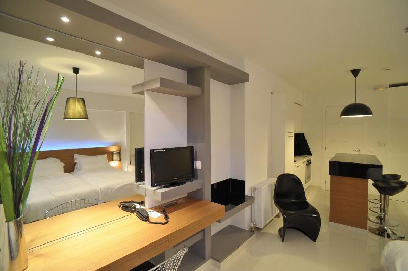City Loft Hotel Patras Exterior photo